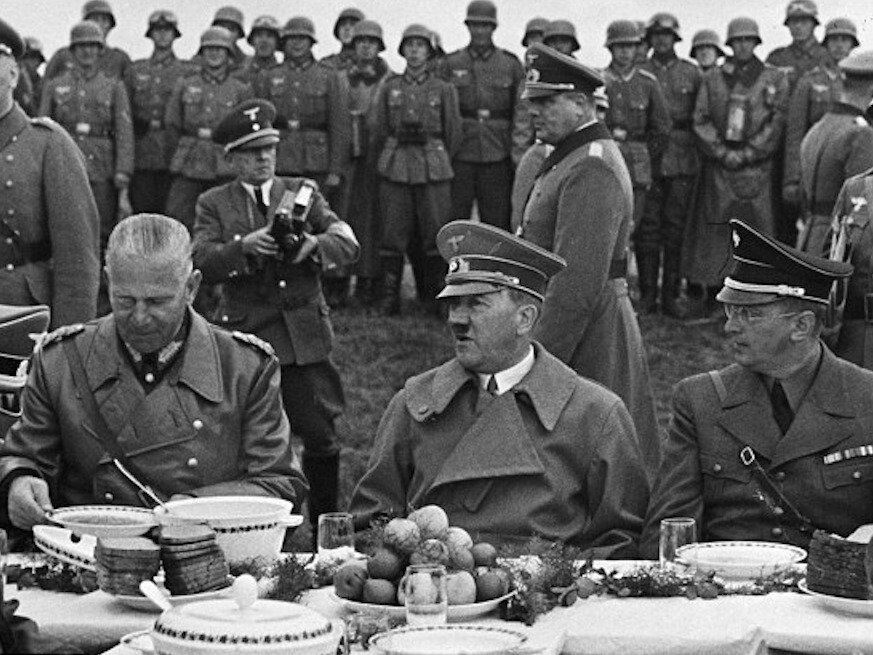 دیکتاتورها چه غذاهایی دوست داشتند؟ | از سوپ مار کبری تا غذای کوسه